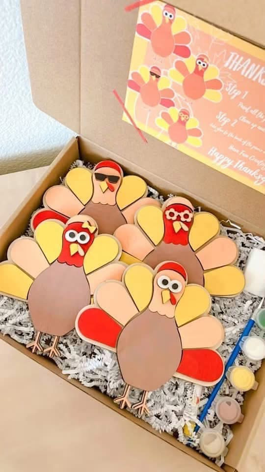 DIY HOLIDAY CRAFT KITS